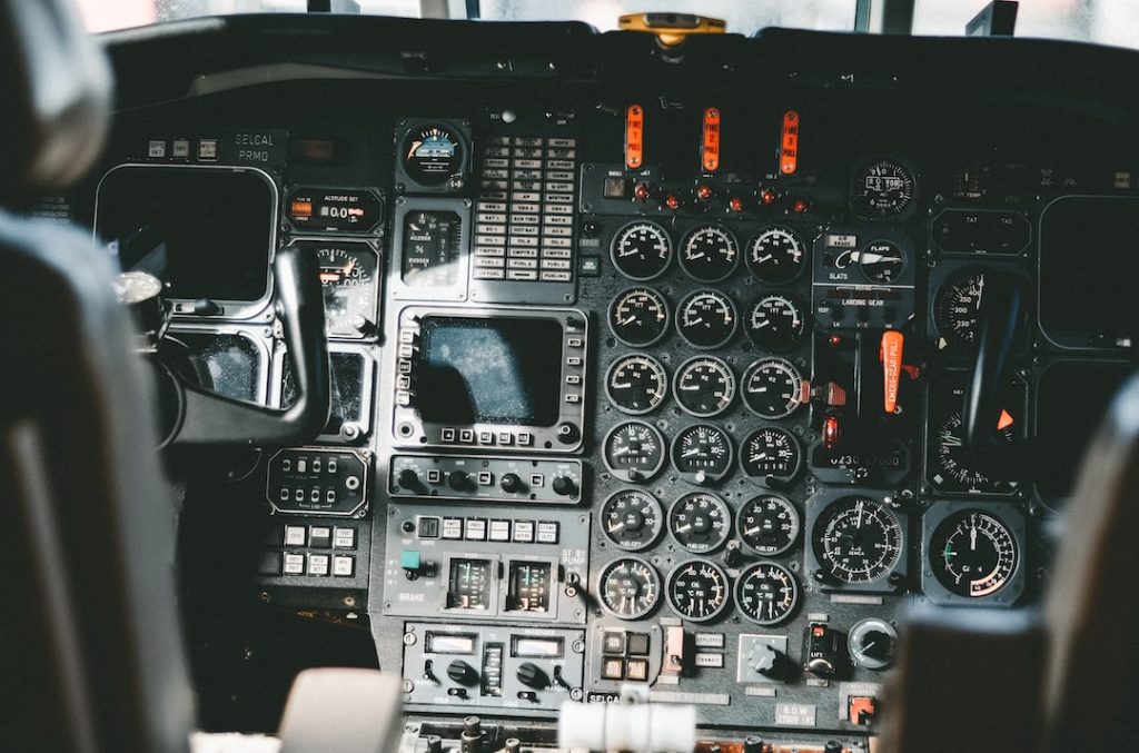 A Guide to Understanding What Avionics Is Defensebridge