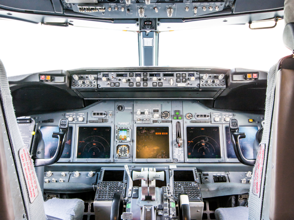 Which is Bigger 737900 or 737800? A Size Comparison Defensebridge